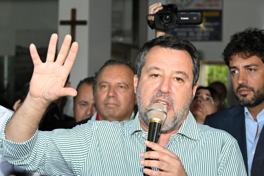 Il leader della Lega non replica direttamente all'ultimo attacco del presidente Usa