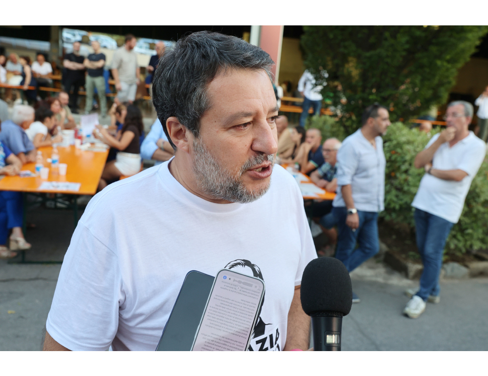 Salvini, vicino ai 2 poliziotti, la famiglia di Fakir non parli di vendetta