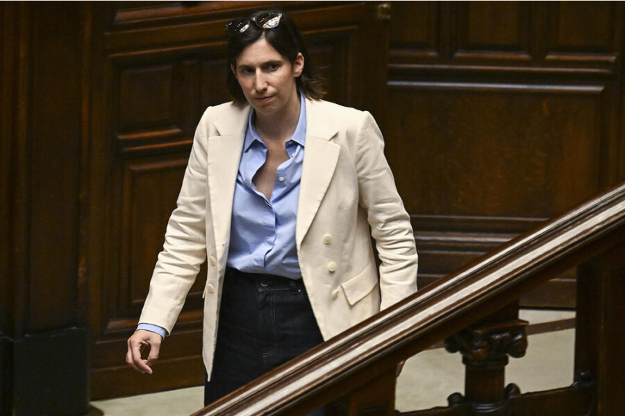 Condanniamo sempre la violenza senza esitazioni e tentennamenti