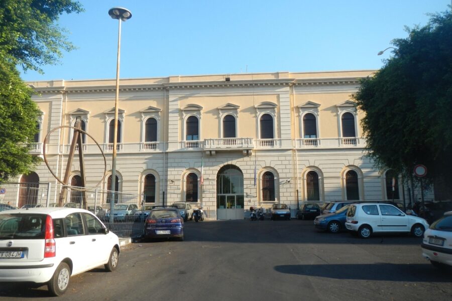 Forze dell'ordine hanno sequestrato 15 cellulari