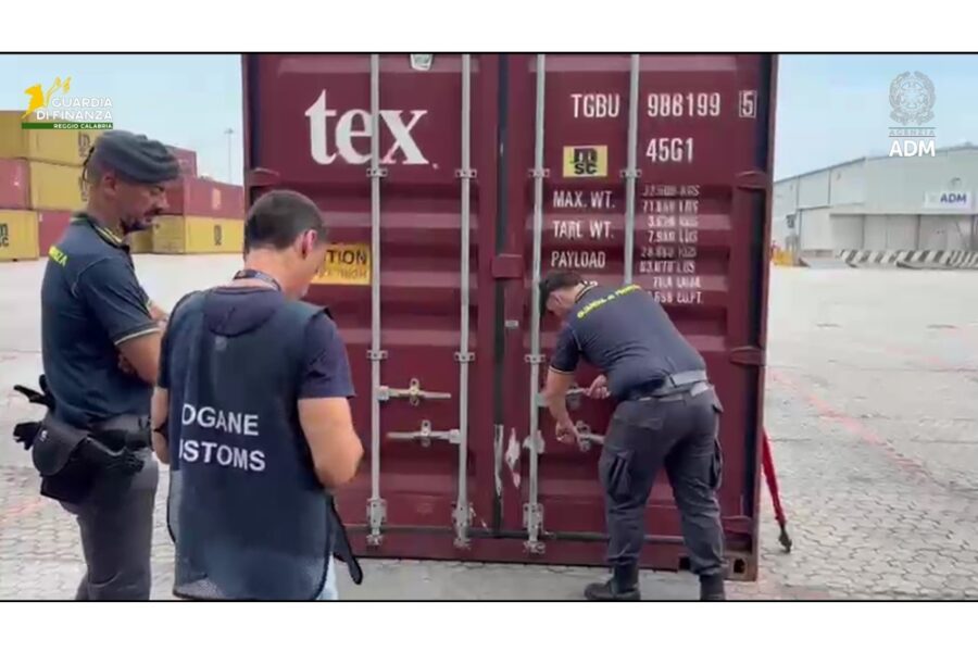 L'operazione della guardia di finanza e dall'Agenzia delle Dogane