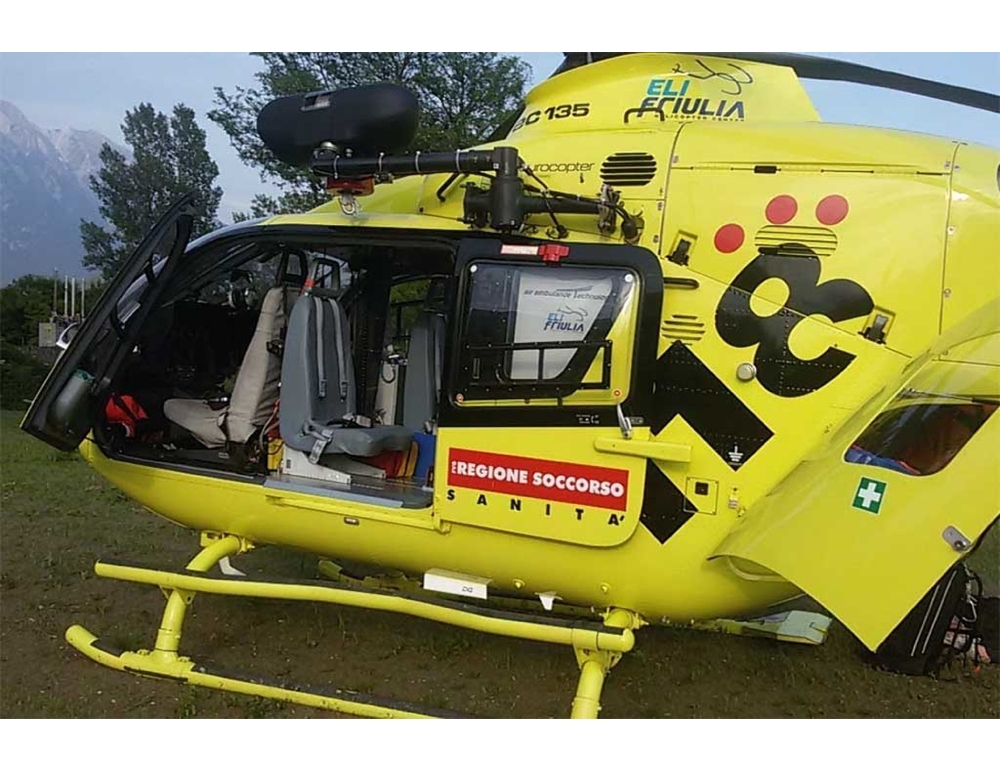 Shock anafilattico per punture di calabroni in malga, salvata con elicottero