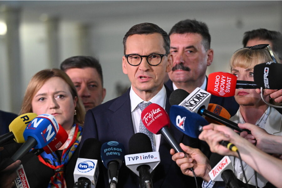 Accusato di voler fare un movimento autunomo dal leader Kaczynski