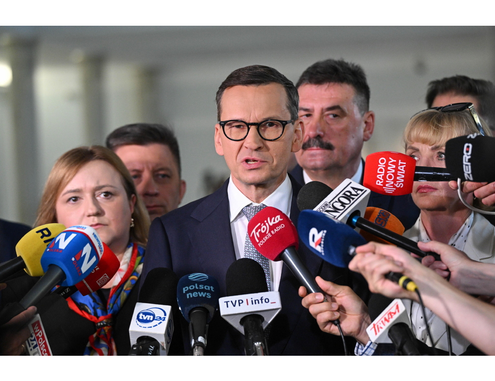 Si spacca il partito polacco del Pis, espulso l’ex premier Morawiecki