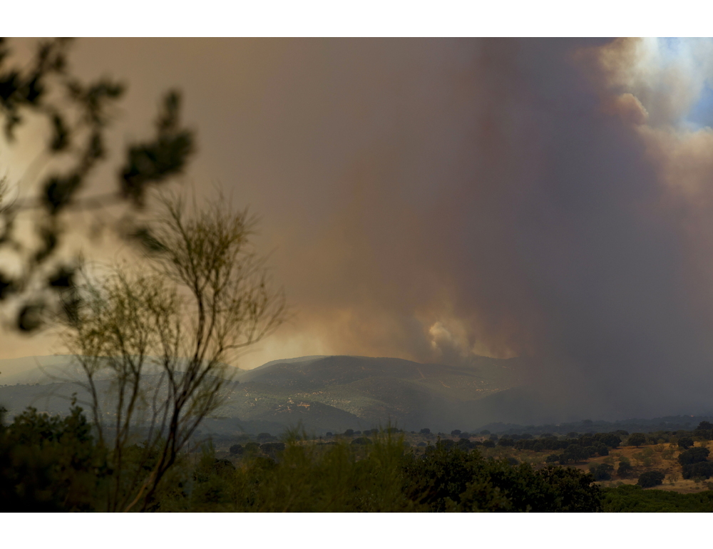 Spagna, ‘incendio vicino a Madrid al suo apice, impossibile spegnerlo’