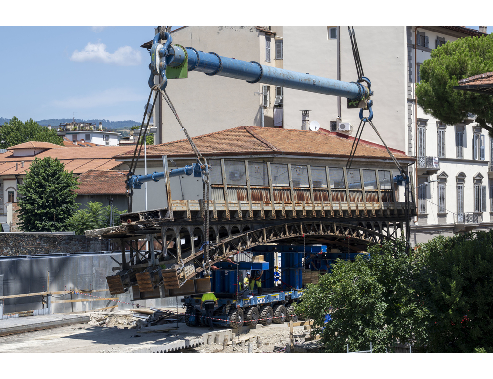 Stop treni a Firenze per lavori a ponte, secondo giorno di disagi