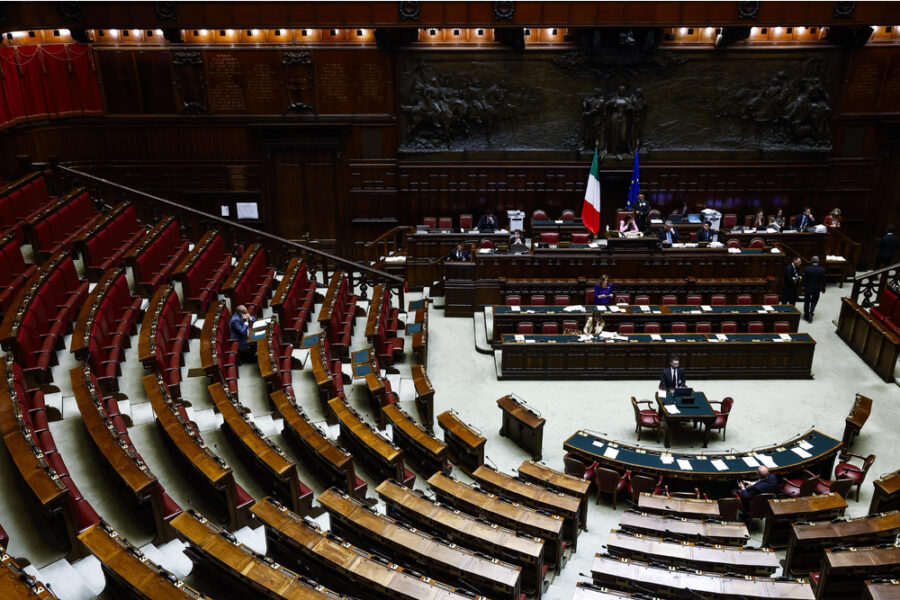 La proposta è della Lega e introduce paletti per l'acquisizione e la revoca
