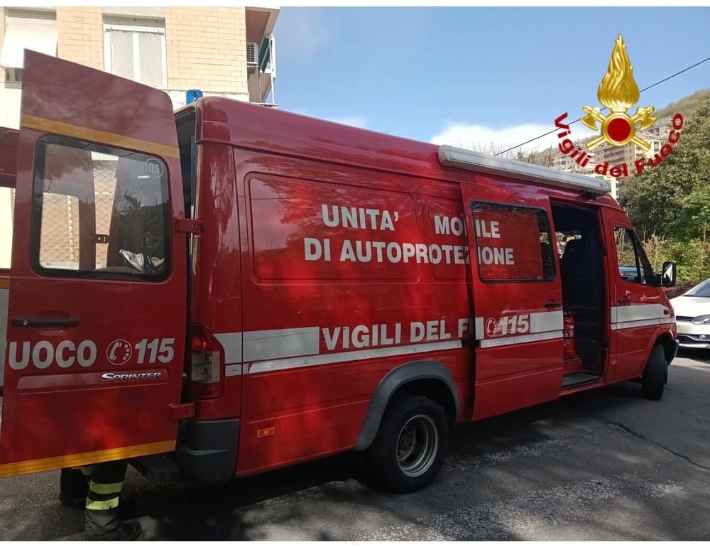 Struttura vacanze invasa dal fumo, evacuate 50 persone