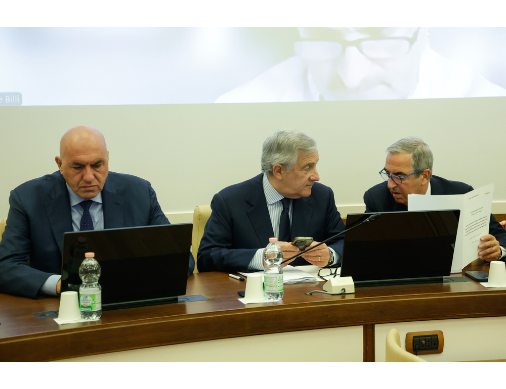 Tajani, abbiamo deciso di chiedere Safe per 14,9 miliardi