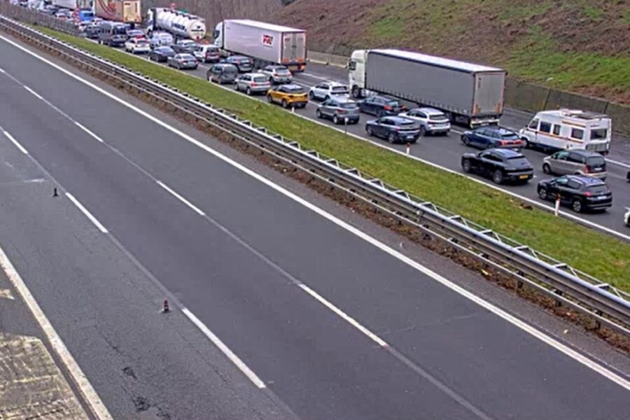 Code anche in A26 e A7 per traffico intenso