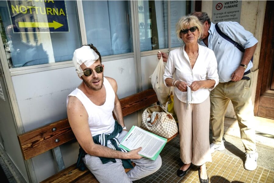 Il gip ha disposto la sospensione dal servizio