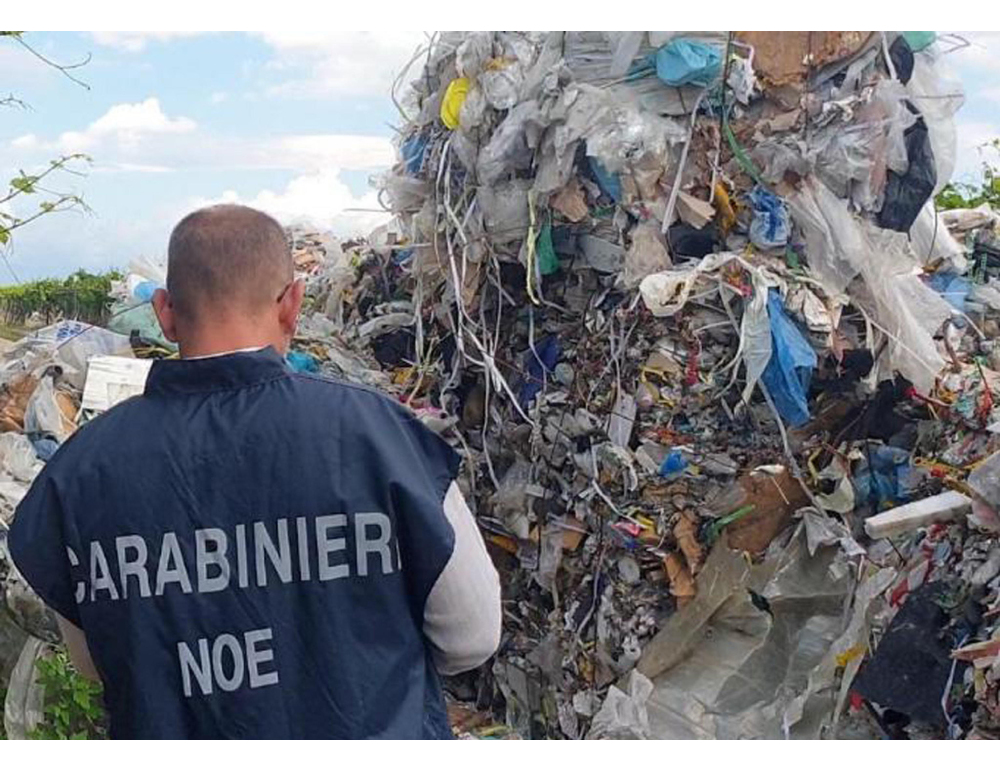 Traffico di rifiuti verso il Pakistan e l’Ue, arresti nel Bresciano