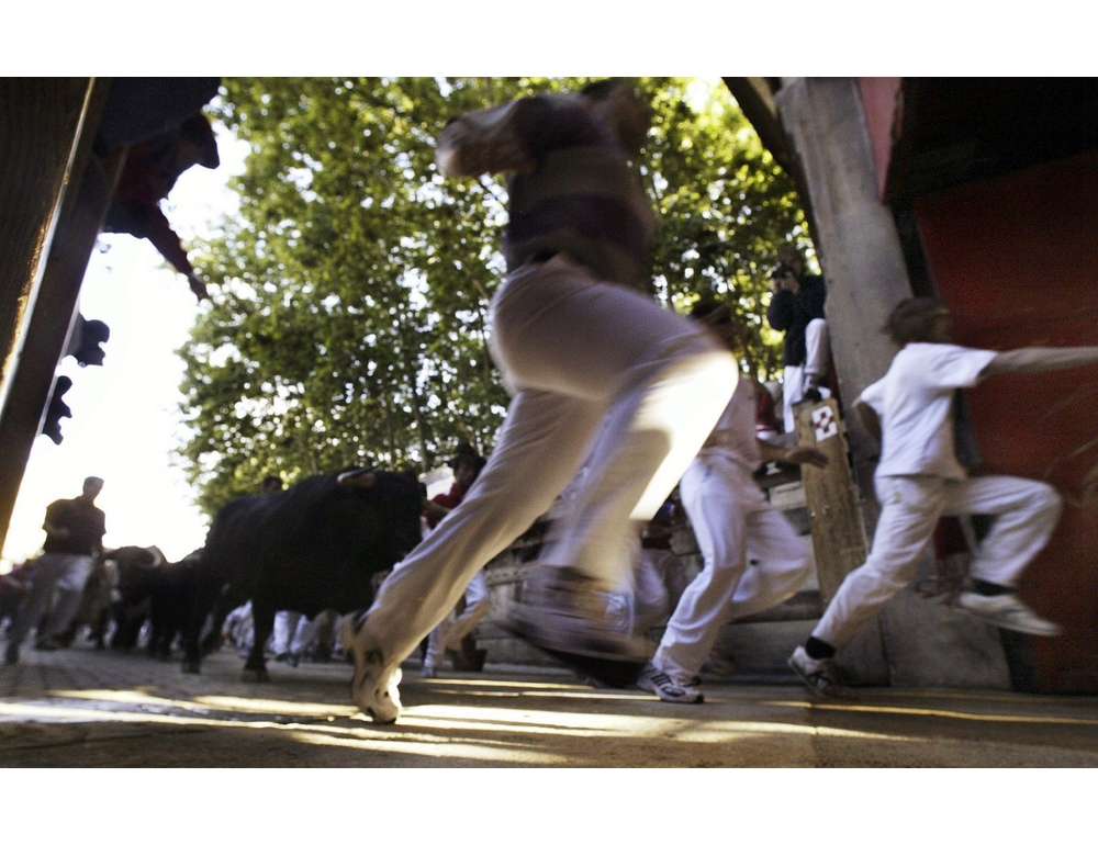Tre feriti, uno per cornata, nella seconda corsa dei tori di San Fermin