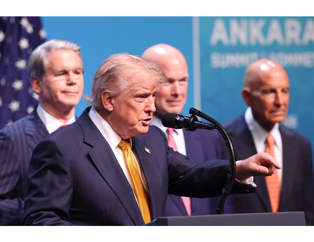 Trump, ‘Spagna cattiva, Italia buona. Al di là di piccoli screzi Nato unita’