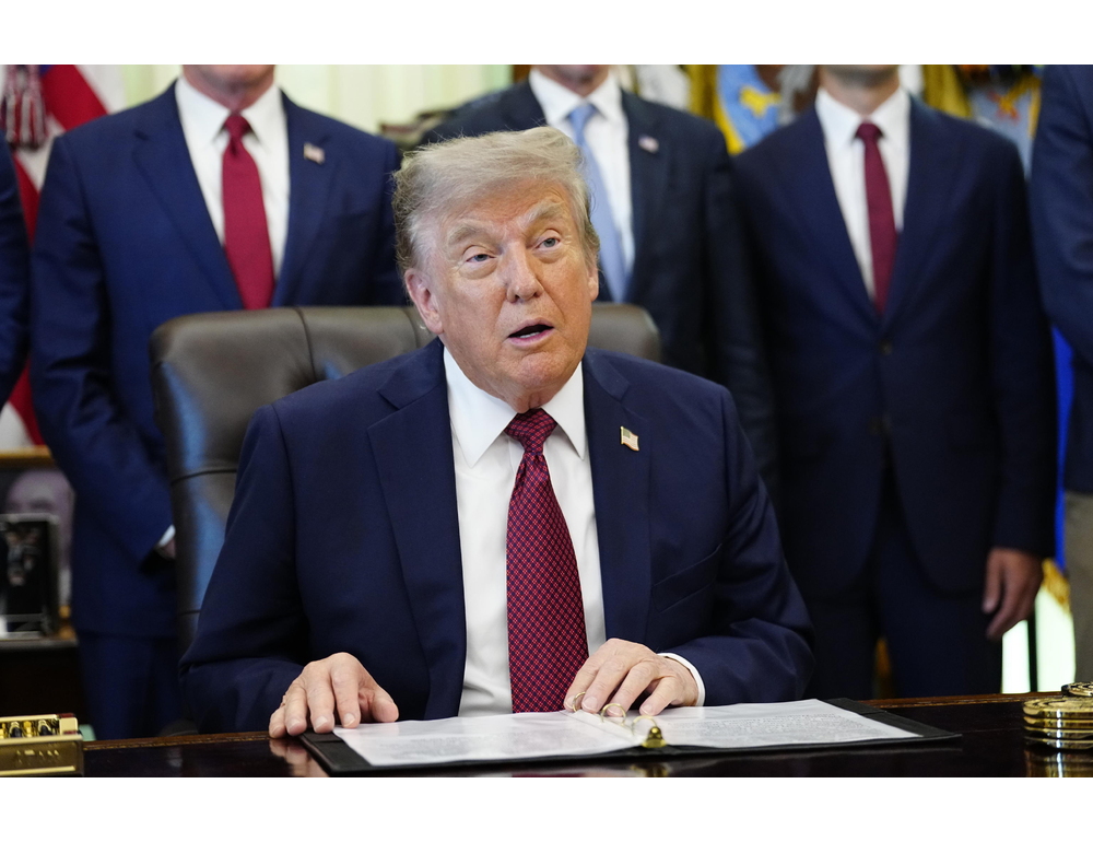 Trump, l’Iran non controlla Hormuz, lo controlliamo noi