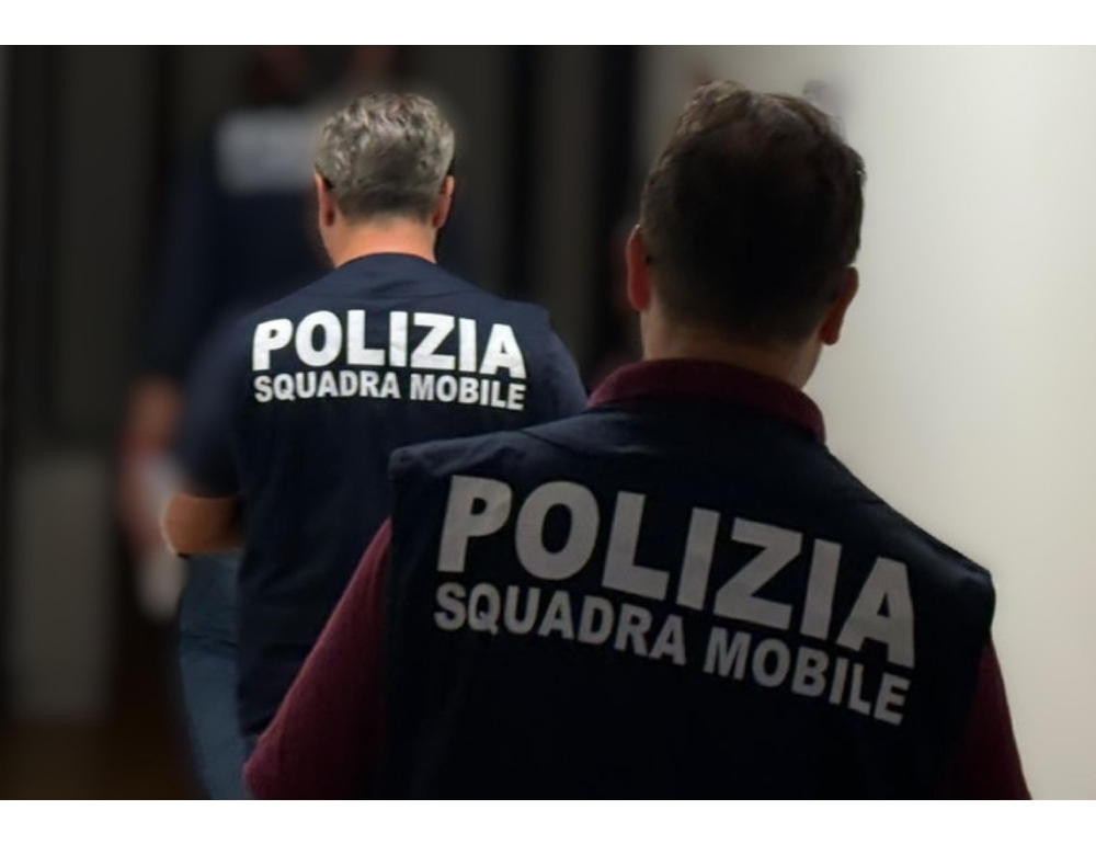 Uccide la madre malata a coltellate, figlio 52enne fermato in attesa pm
