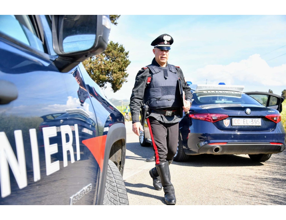 Ucciso con un colpo di fucile al petto, un sospettato dai carabinieri