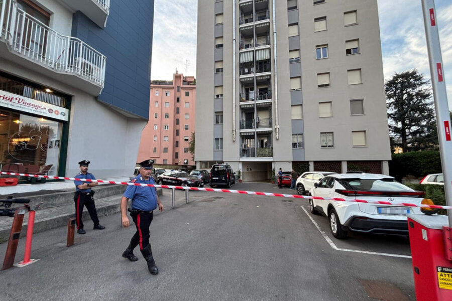 'Sul corpo segni compatibili con una morte violenta'
