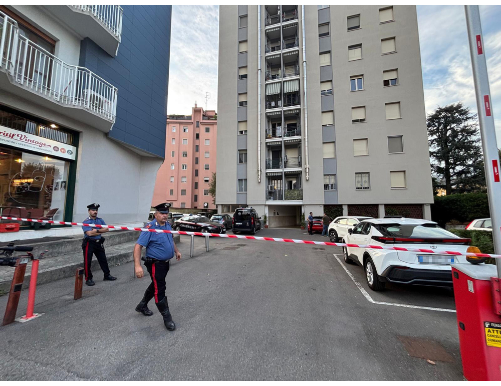 Uomo trovato morto nel Milanese, la casa era chiusa dall’esterno