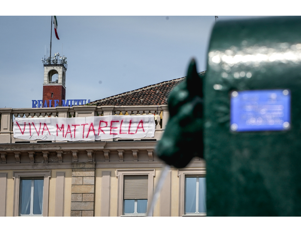 ‘Viva Mattarella’, ritorna a Torino lo striscione in piazza San Carlo