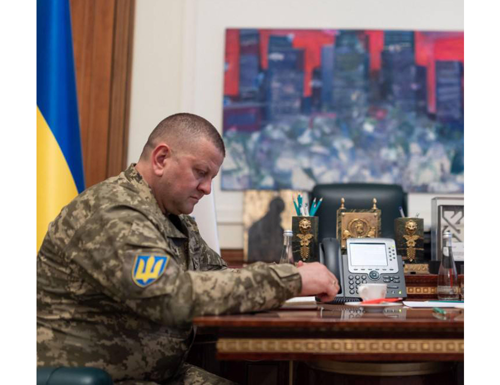 Zelensky pensa al voto in autunno, Zaluzhny pronto a sfidarlo