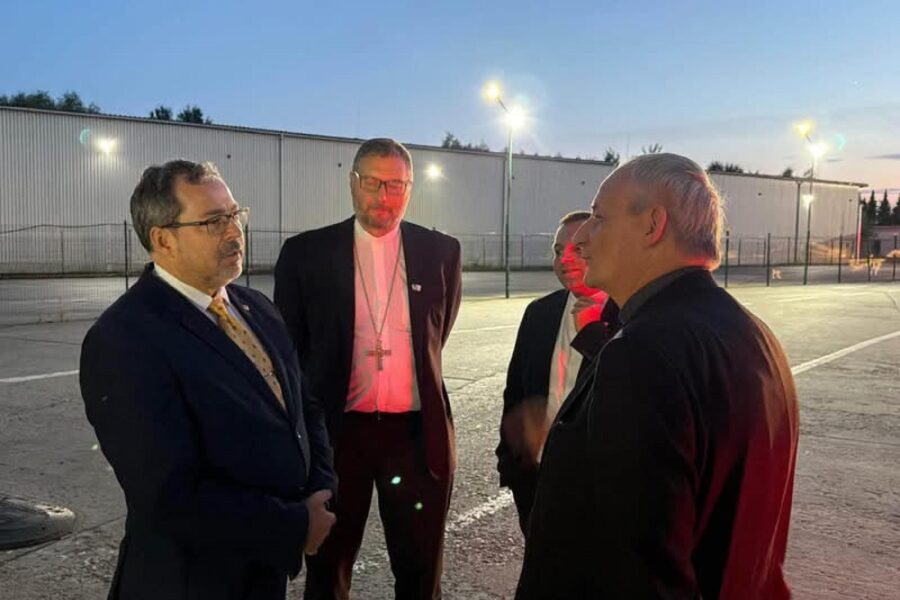 "Prega per la fine della guerra e perché possiate tornare a casa"