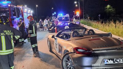 Incidente tra quattro auto tra cui due Porsche ad Albese con Cassano