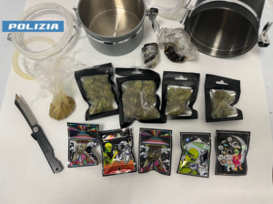 Villa Guardia, nasconde in auto cannabis pronta per lo spaccio. Giovane denunciato dalla polizia