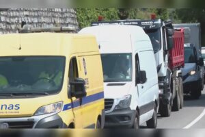 Statale Regina, divieti per camper e roulotte. La polizia locale: “Proviamo tutte le soluzioni”