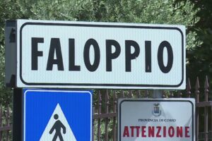 Faloppio, donna morta nel prato vicino al cimitero di Gaggino. Si attende l’esito dell’autopsia
