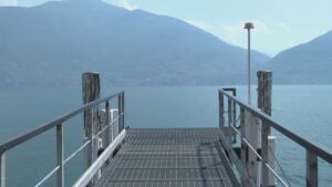 San Siro, si tuffa nella notte e non riemerge. Un’altra tragedia nel lago, muore 22enne