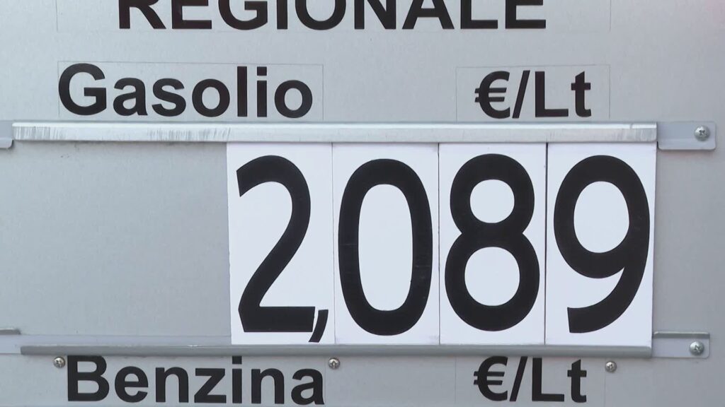 Caro carburanti, la rabbia degli automobilisti: 