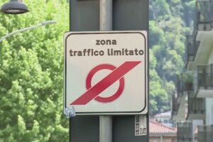 Nuova Ztl, i commercianti: “Ci sono altre soluzioni, parliamone”. Nova Como contro lo stop alle bici