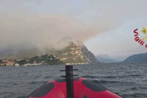 Emergenza incendio sul Monte Moregallo, forte odore di fumo nella Brianza comasca