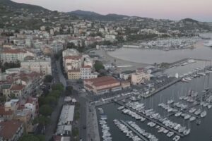 Cade con la bici a Sanremo, morto 37enne comasco. Lavorava in Liguria soltanto da pochi giorni