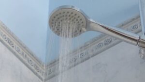 Risorse idriche, fase critica. Como Acqua: “Limitare i consumi non essenziali”