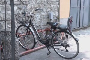Polemiche sulla nuova Ztl di Como: raccolta firme, biciclettata di protesta e molte critiche