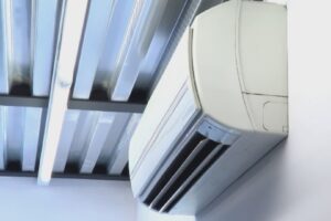 Il caldo record pesa su consumi e rincari. Bollette alle stelle: +22,3% per il gas, +13% la luce