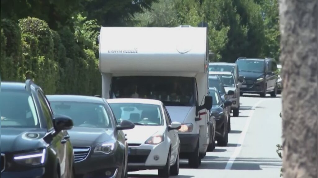 Statale Regina, oltre 46mila veicoli in tre giorni e a Ferragosto rischio caos