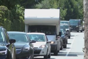 Statale Regina, oltre 46mila veicoli in tre giorni e a Ferragosto rischio caos