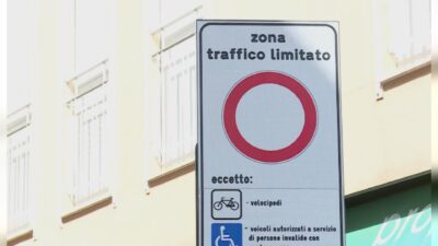 Nuova Ztl di Como, stretta sulla consegna delle merci. I commercianti: “Decisione calata dall’alto”