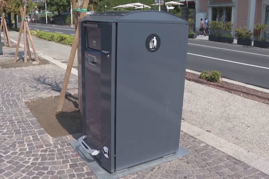 14590 Como installati otto cestini intelligenti sulla nuova passeggiata 1786463341