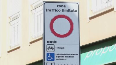Nuova zona a traffico limitato di Como, la stretta sulle bici diventa un caso nazionale