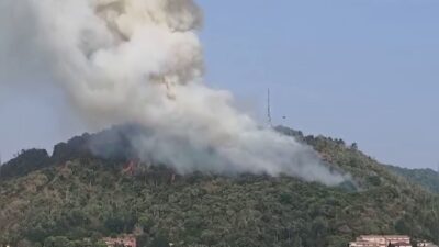 Incendio sul Monte Goi: fiamme sopra la città, acre odore di fumo in centro a Como