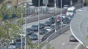 Traffico, weekend di Ferragosto da bollino rosso: 24 milioni gli spostamenti, tir fermi e cantieri sospesi