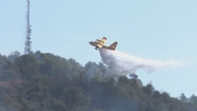 Incendio Monte Goi, proseguono le operazioni di spegnimento. Via Oltrecolle rimane chiusa