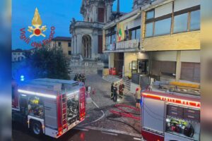 Incendio in Comune ad Appiano Gentile, fiamme nel locale server