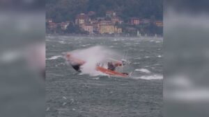 Lenno, 12 persone salvate dalla guardia costiera durante il temporale di ieri