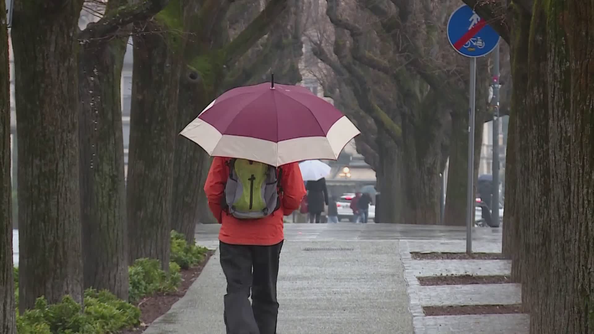 Maltempo in arrivo, domani allerta arancione. Calo delle temperature, grandine e forte vento