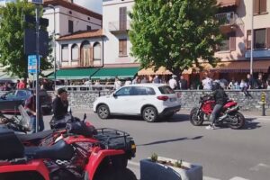 Centro Valle Intelvi, protesta dei giovani in piazza